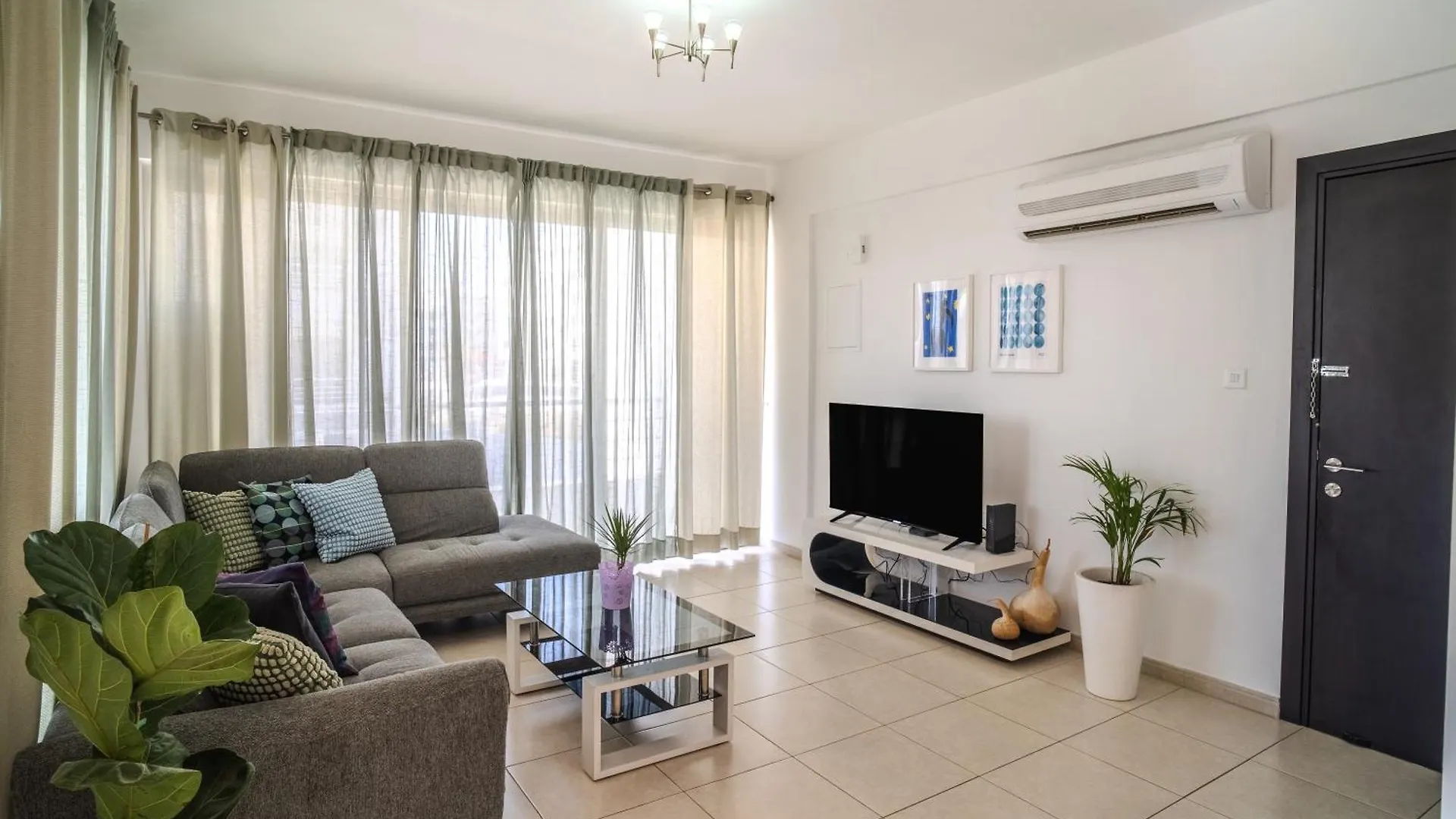 Apartment Elegant & Central Two Bedroom Flat Larnaca