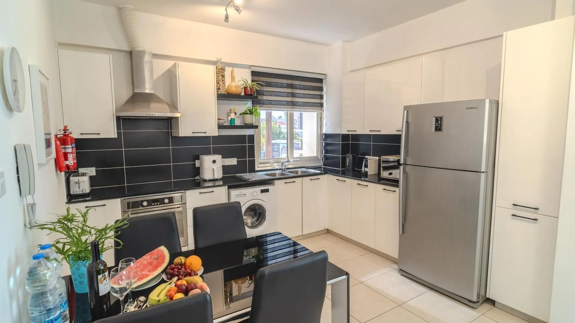Elegant & Central Two Bedroom Flat Larnaca Apartment