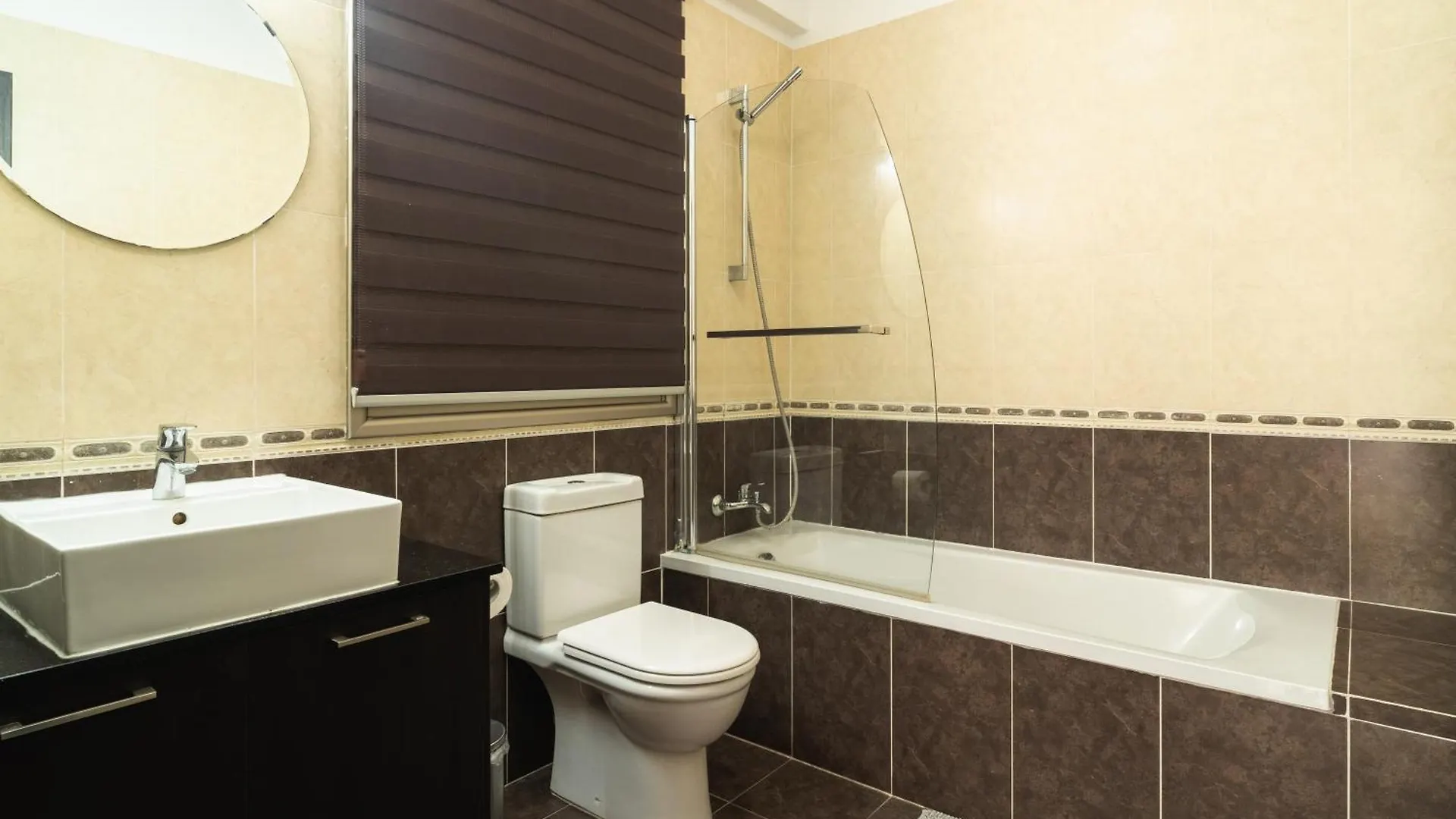 Elegant & Central Two Bedroom Flat Larnaca Apartment